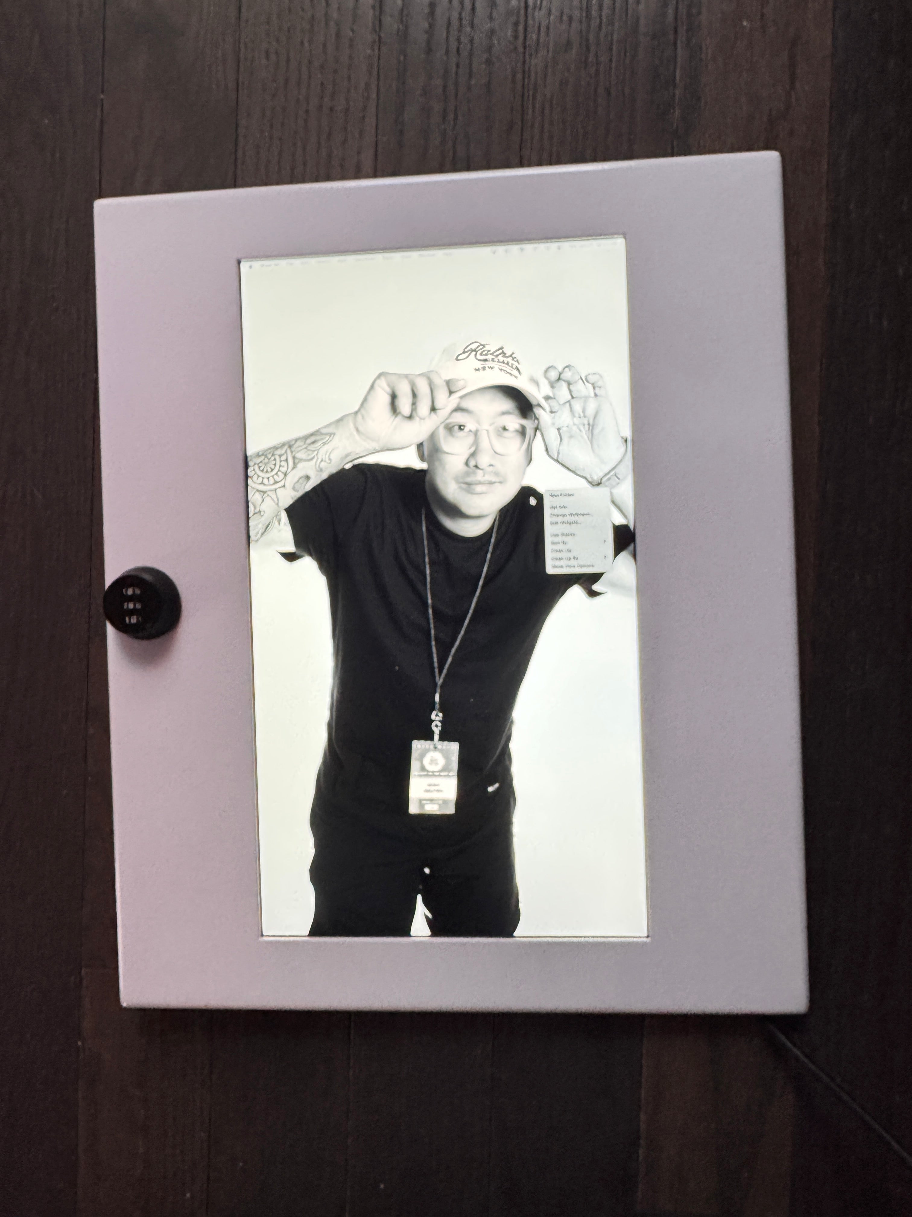 Minbooth - Rear monitor bracket V2