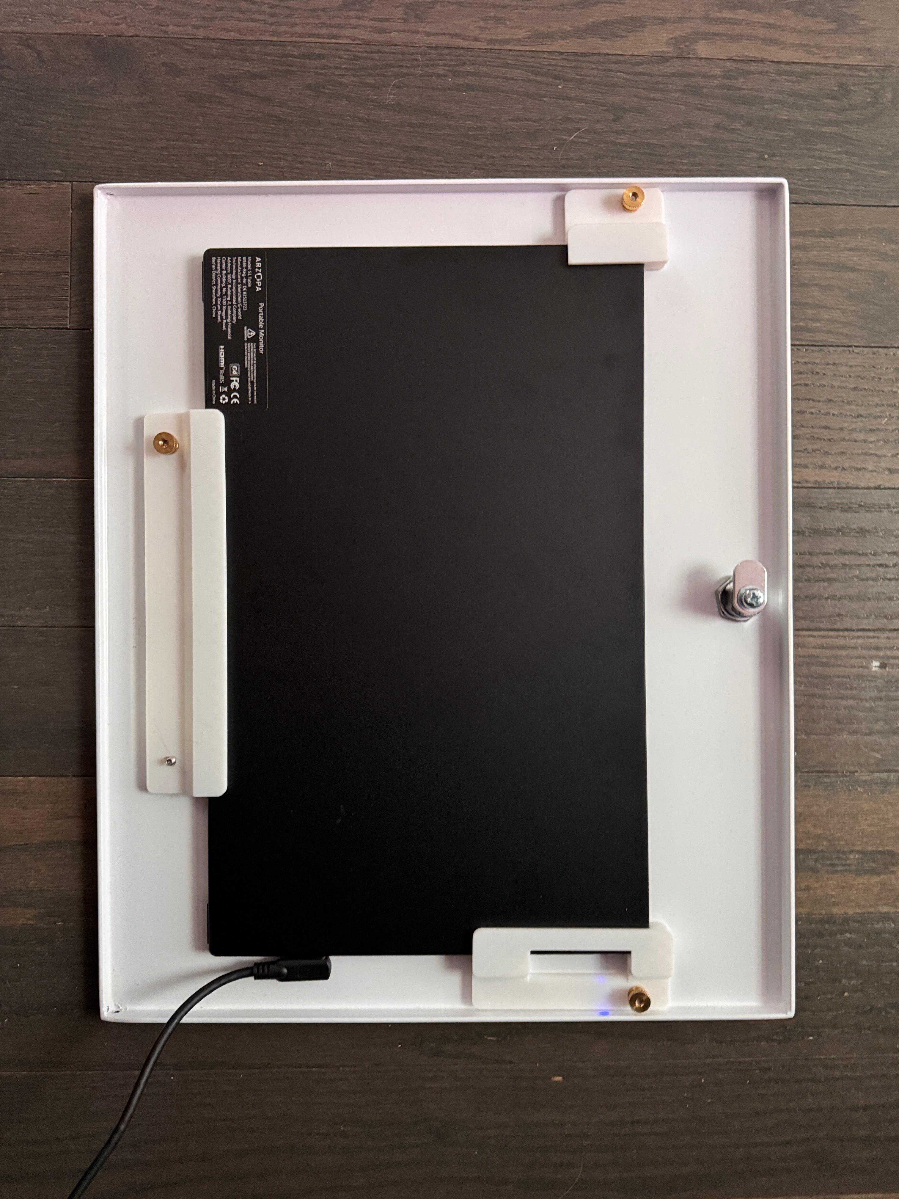 Minbooth - Rear monitor bracket V2