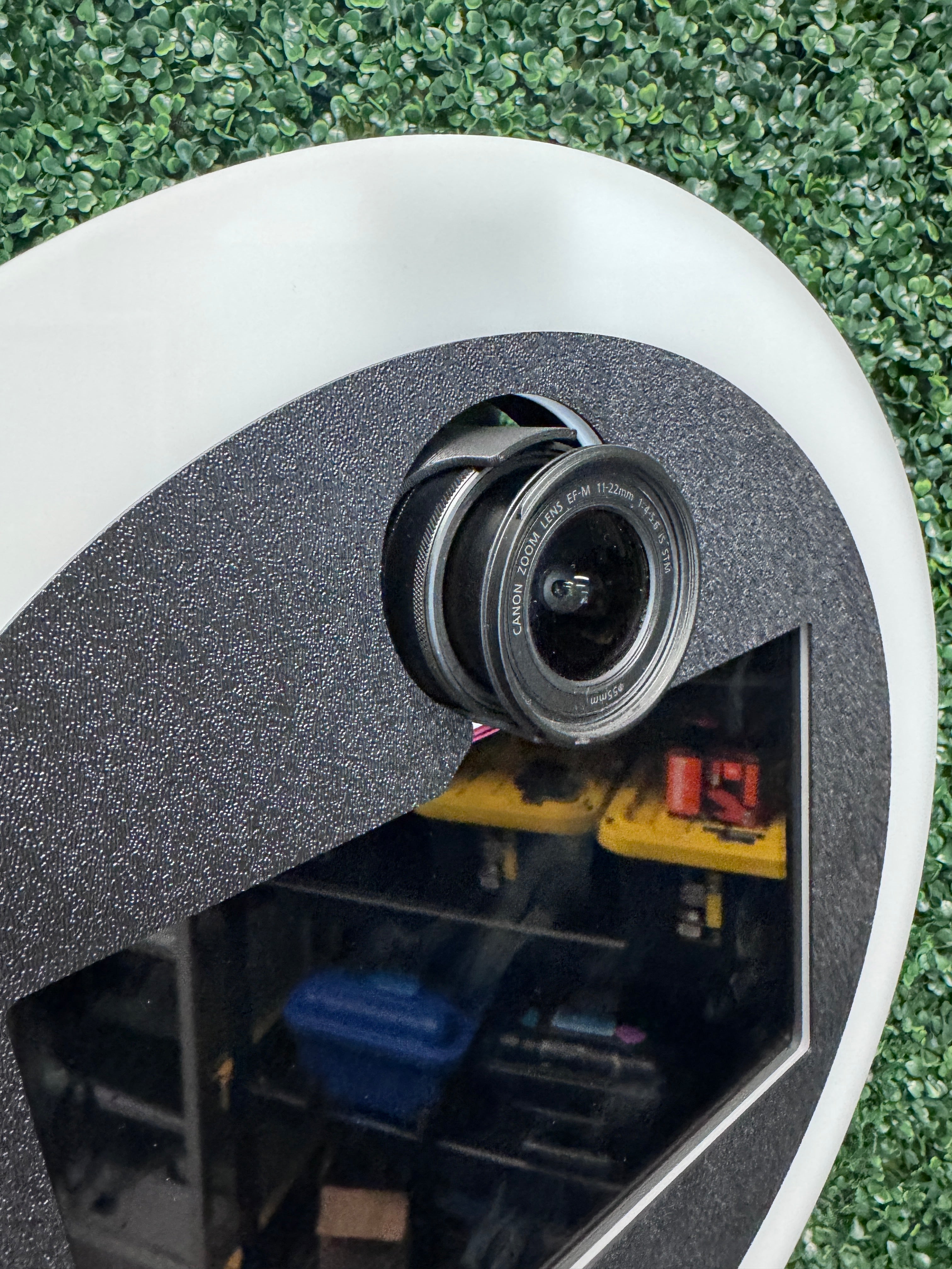 Cruise Roamer M - flash cover for camera shoe mount